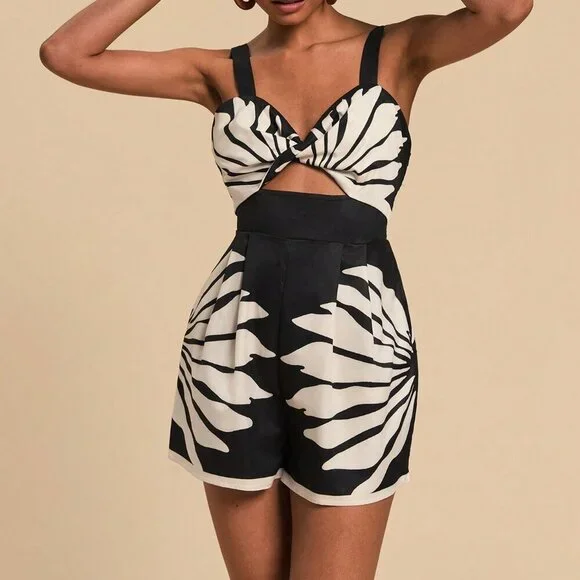 Black And White Casual Women's Vacation Woven Printed Loose Jumpsuit - Picture 3 of 6